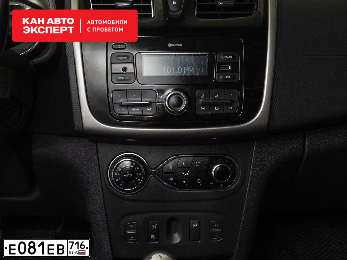 Фото автомобиля RENAULT SANDERO, 2019 — госномер У893СО716. Цвет: Белый