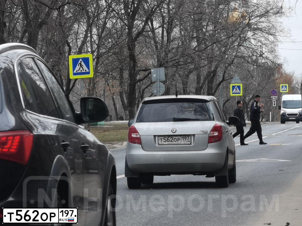 Фото автомобиля SKODA FABIA, 2011 — госномер Т562ОР197. Цвет: СЕРЕБРИСТЫЙ