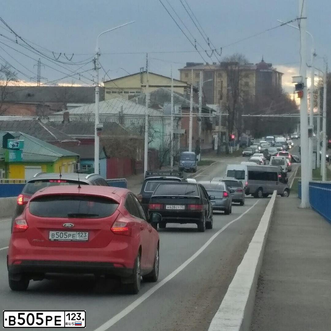 Фото автомобиля HYUNDAI CRETA, 2019 — госномер Т009МР193. Цвет: Белый