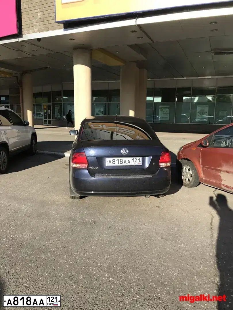 Фото автомобиля VOLKSWAGEN JETTA, 2011 — госномер Р240ЕН05. Цвет: Коричневый
