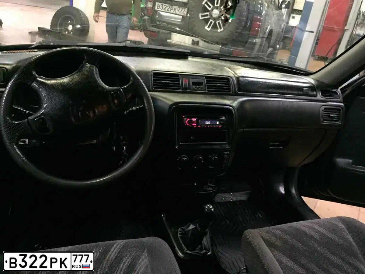 Фото автомобиля NISSAN PATROL, 2001 — госномер В322РК777. Цвет: ЗЕЛЕНЫЙ