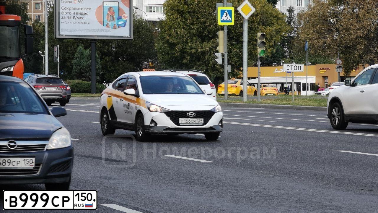 Фото автомобиля SSANGYONG REXTON, 2008 — госномер В999СР150. Цвет: СЕРЕБРИСТЫЙ МЕТАЛЛИК