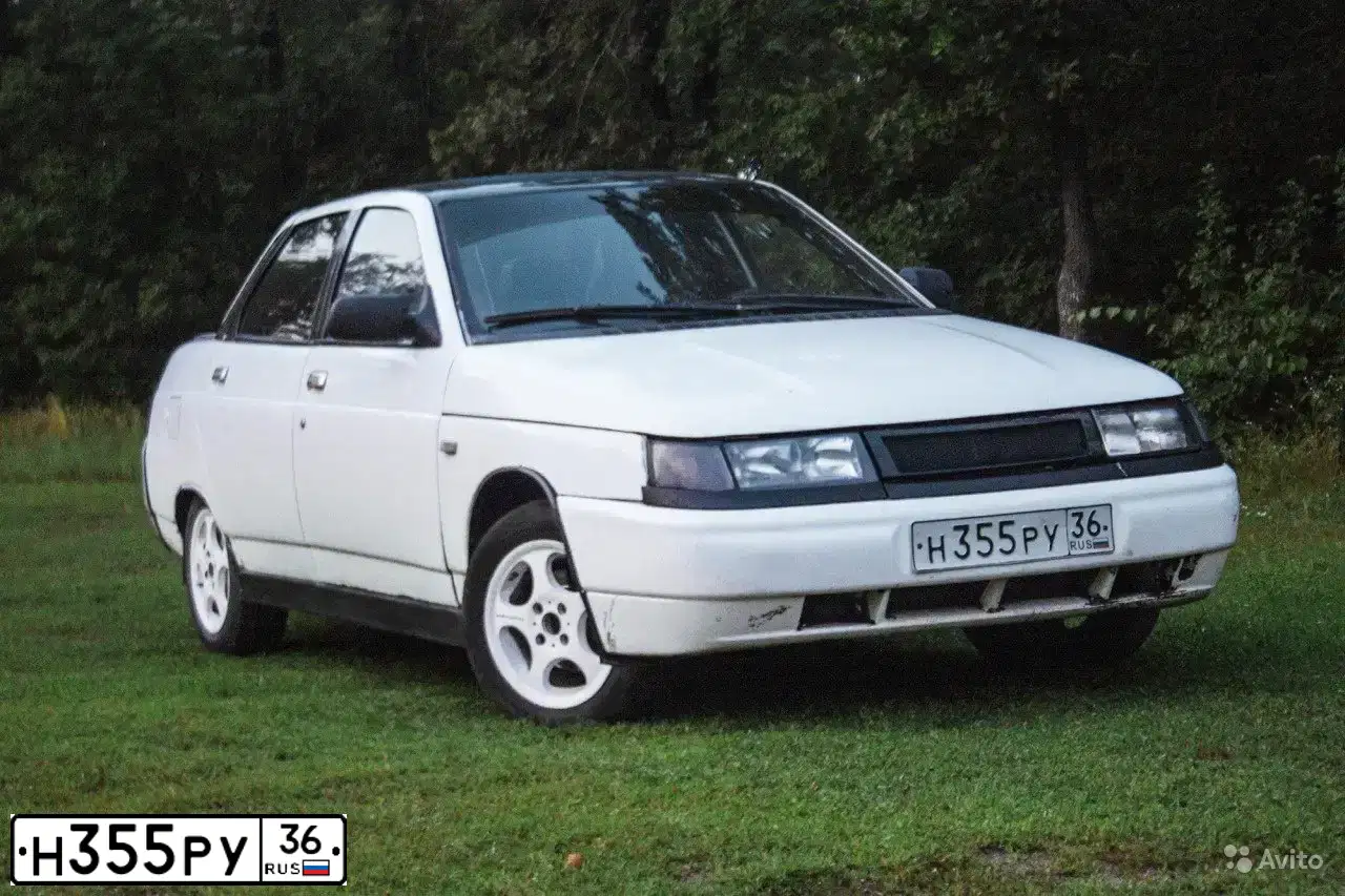 Фото автомобиля LADA 2110, 2000 — госномер М220КЕ136. Цвет: Белый