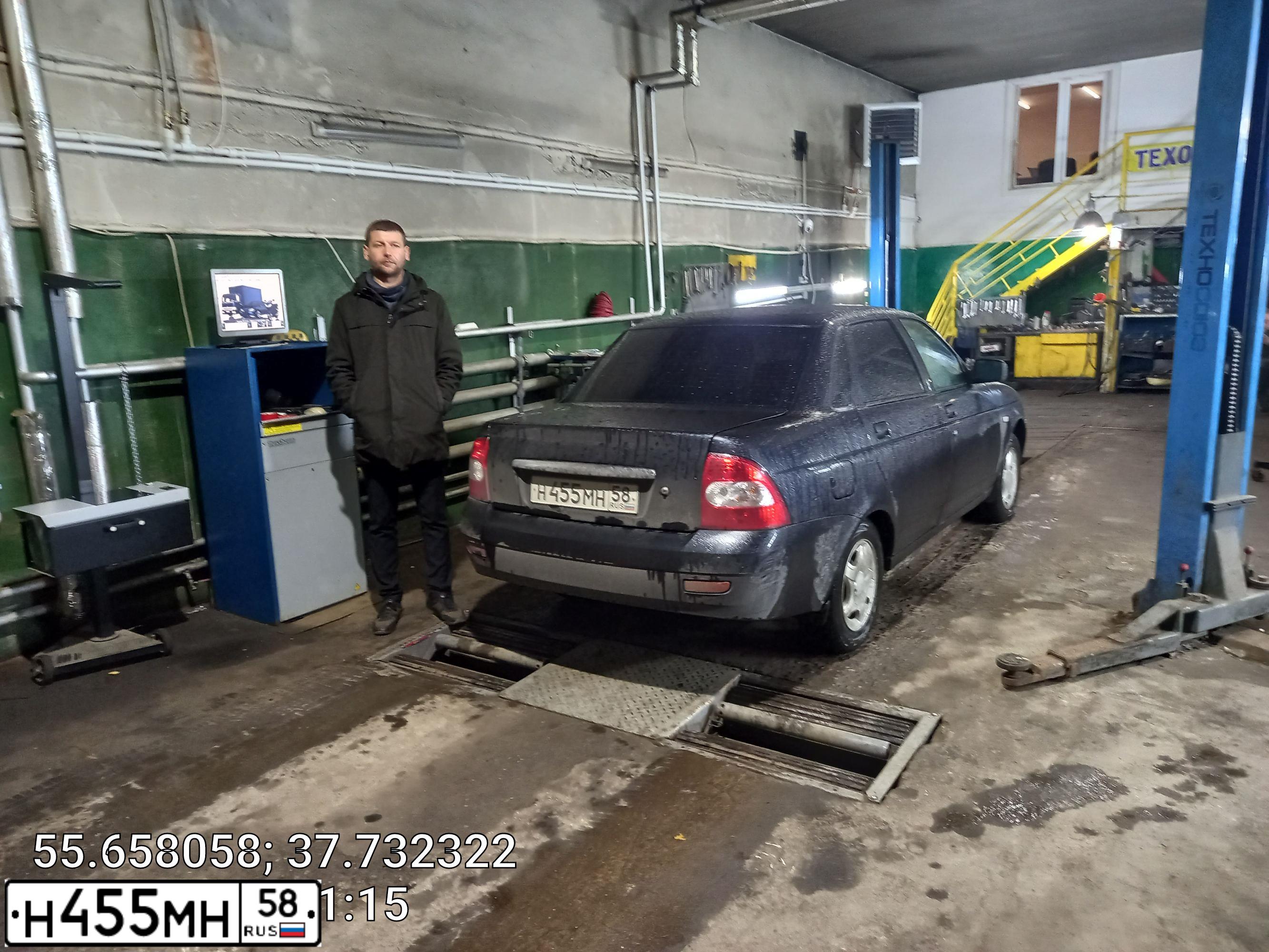 Фото автомобиля LADA 2170 PRIORA, 2007 — госномер Р421МЕ19. Цвет: ГРАФИТОВЫЙ МЕТАЛЛИК