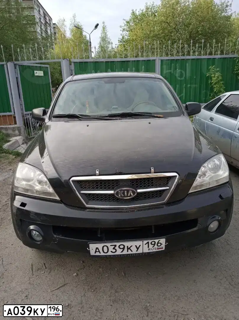 Фото автомобиля KIA SORENTO, 2002 — госномер А039КУ196. Цвет: ЧЕРНЫЙ