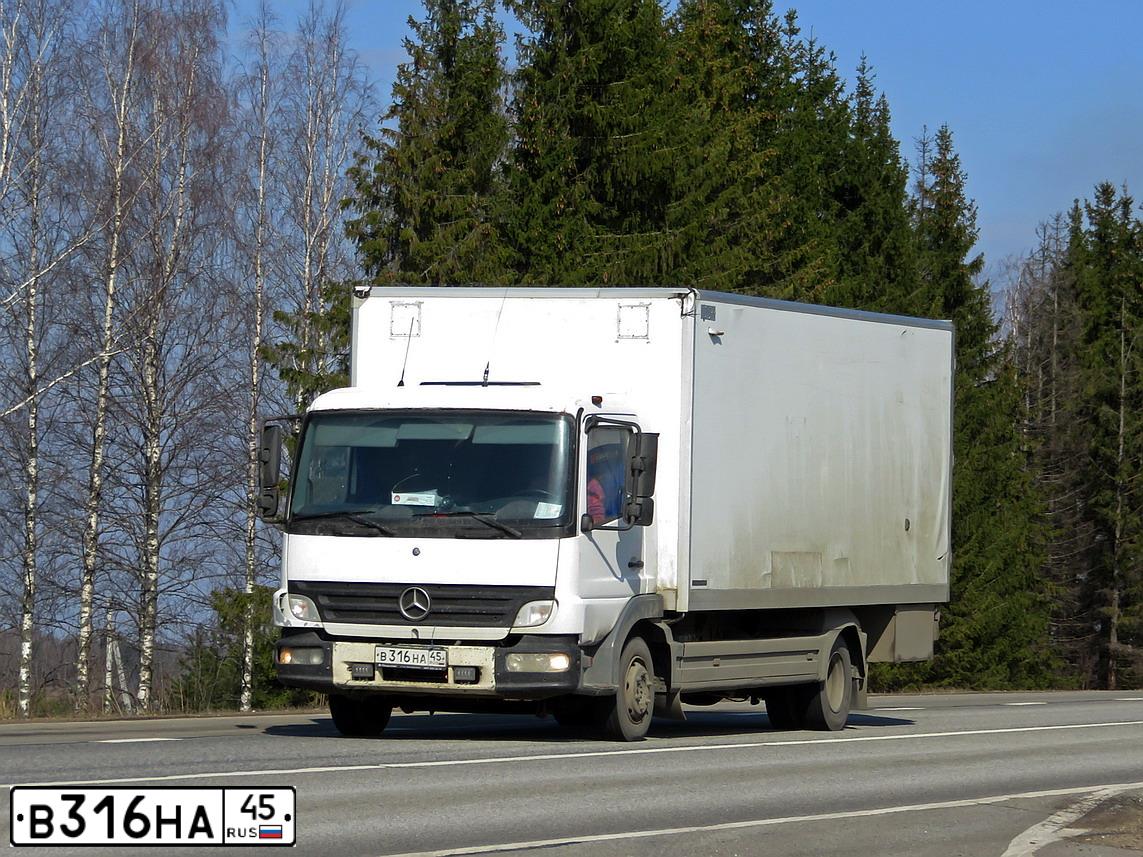 Фото автомобиля MERCEDES ATEGO, 2007 — госномер К002СА196. Цвет: Белый