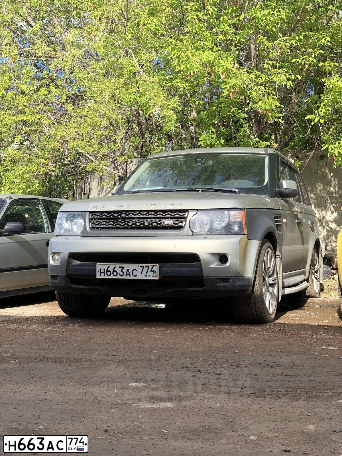 Фото автомобиля LANDROVER RANGE ROVER SPORT, 2009 — госномер Н663АС774. Цвет: СЕРЫЙ