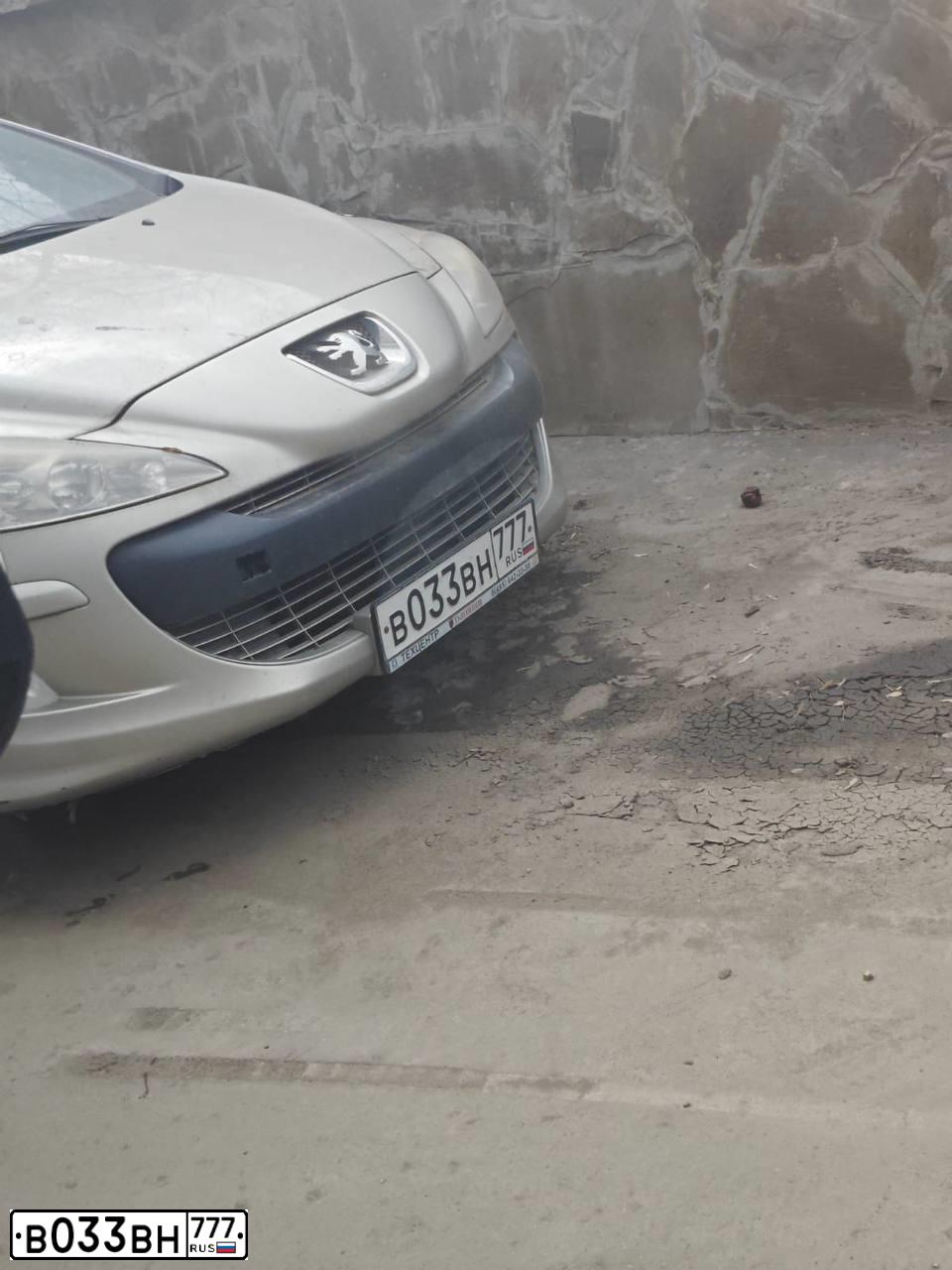 Фото автомобиля PEUGEOT 308, 2008 — госномер В033ВН777. Цвет: СЕРЫЙ