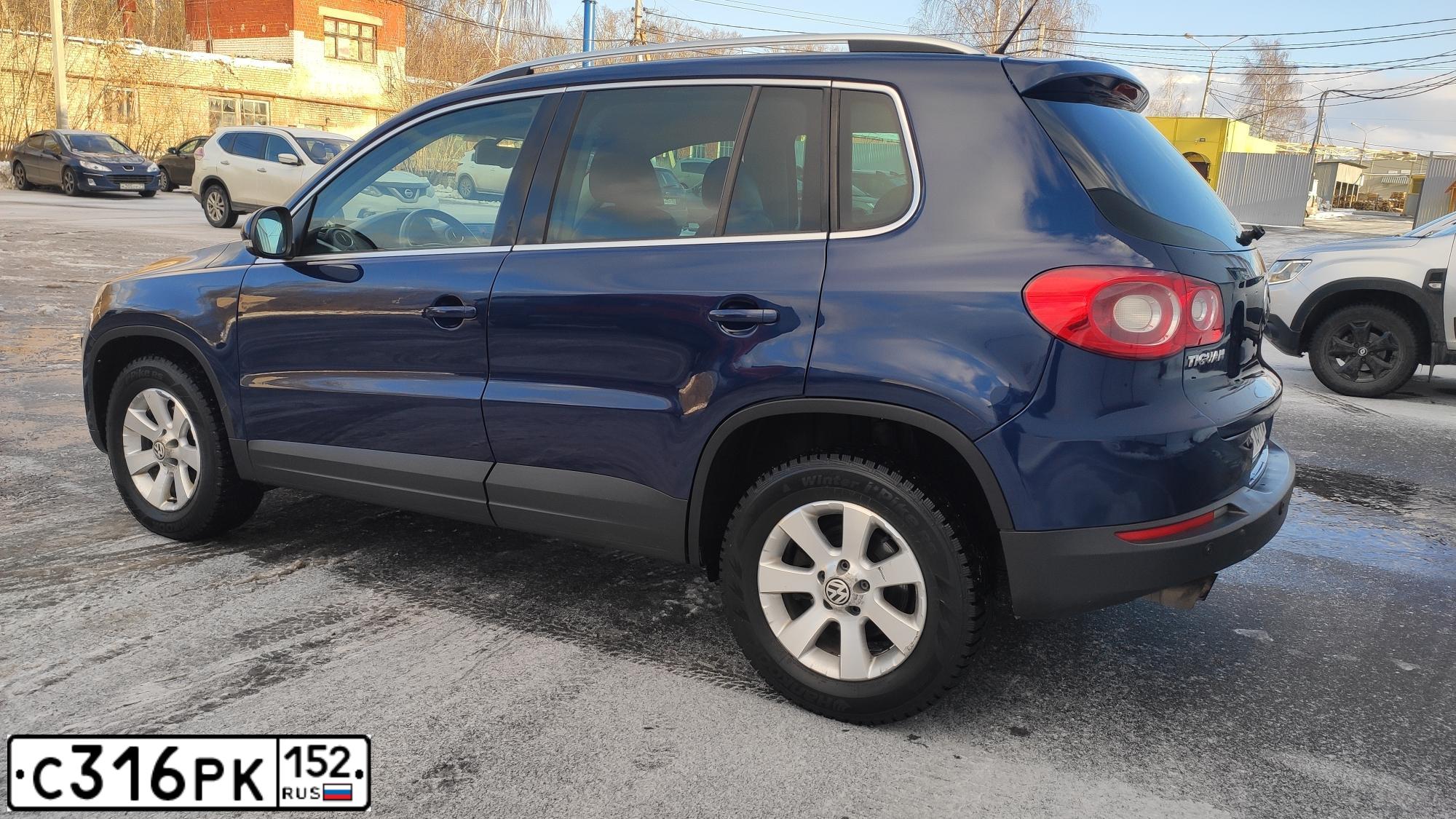 Фото автомобиля VOLKSWAGEN TIGUAN, 2008 — госномер С316РК152. Цвет: Темно-синий