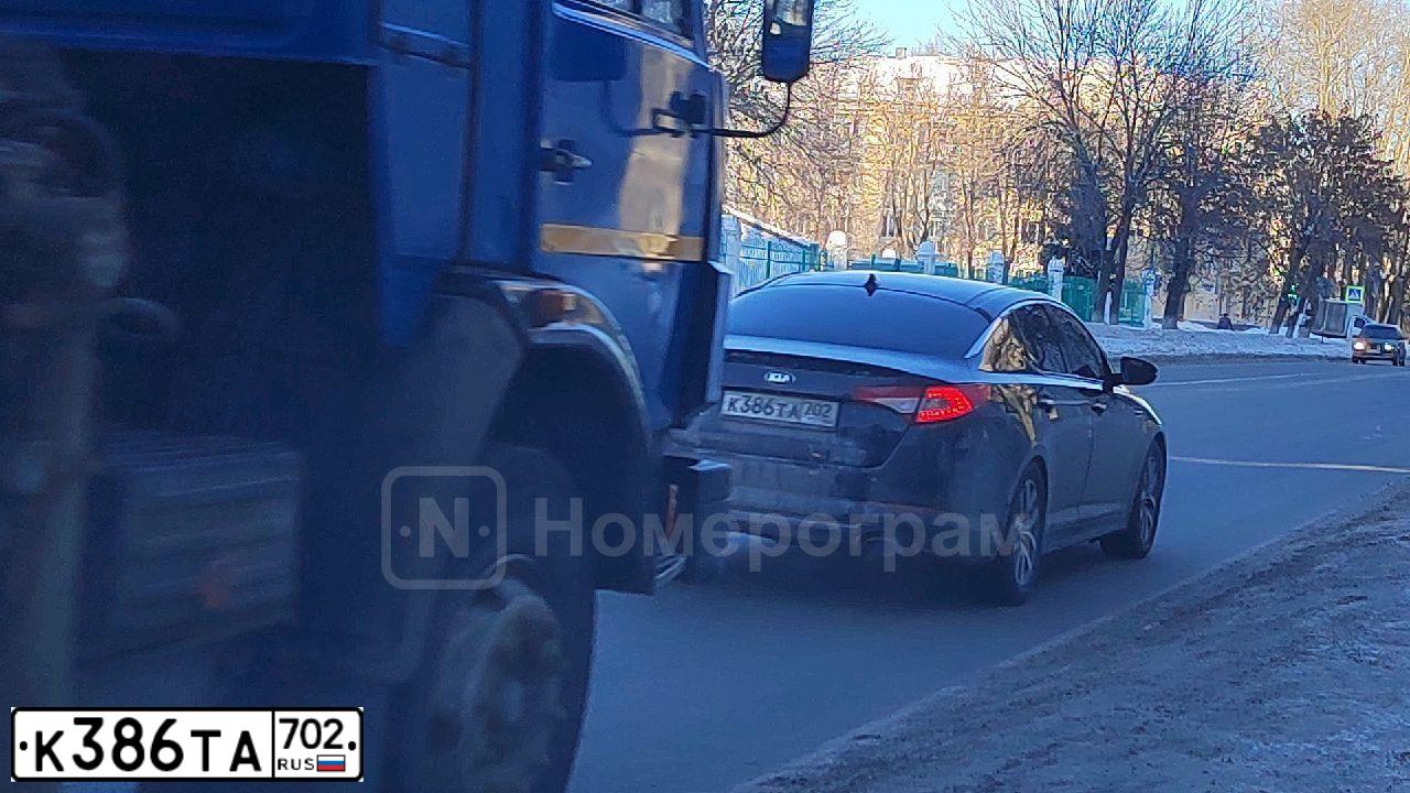 Фото автомобиля KIA MAGENTIS / OPTIMA, 2013 — госномер К386ТА702. Цвет: ЧЕРНЫЙ
