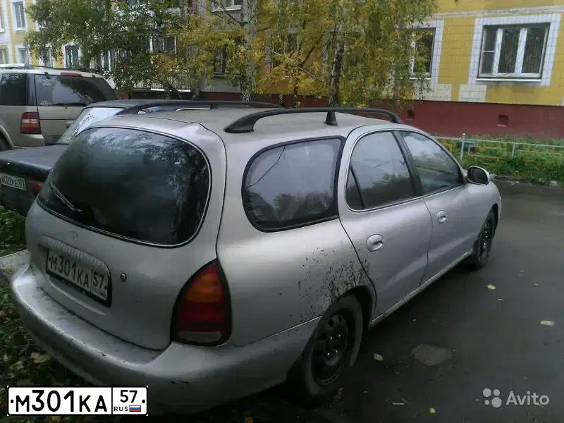 Фото автомобиля HYUNDAI AVANTE, 1998 — госномер У564ОН750. Цвет: БЕЛЫЙ (СЕРЕБРИСТЫЙ)