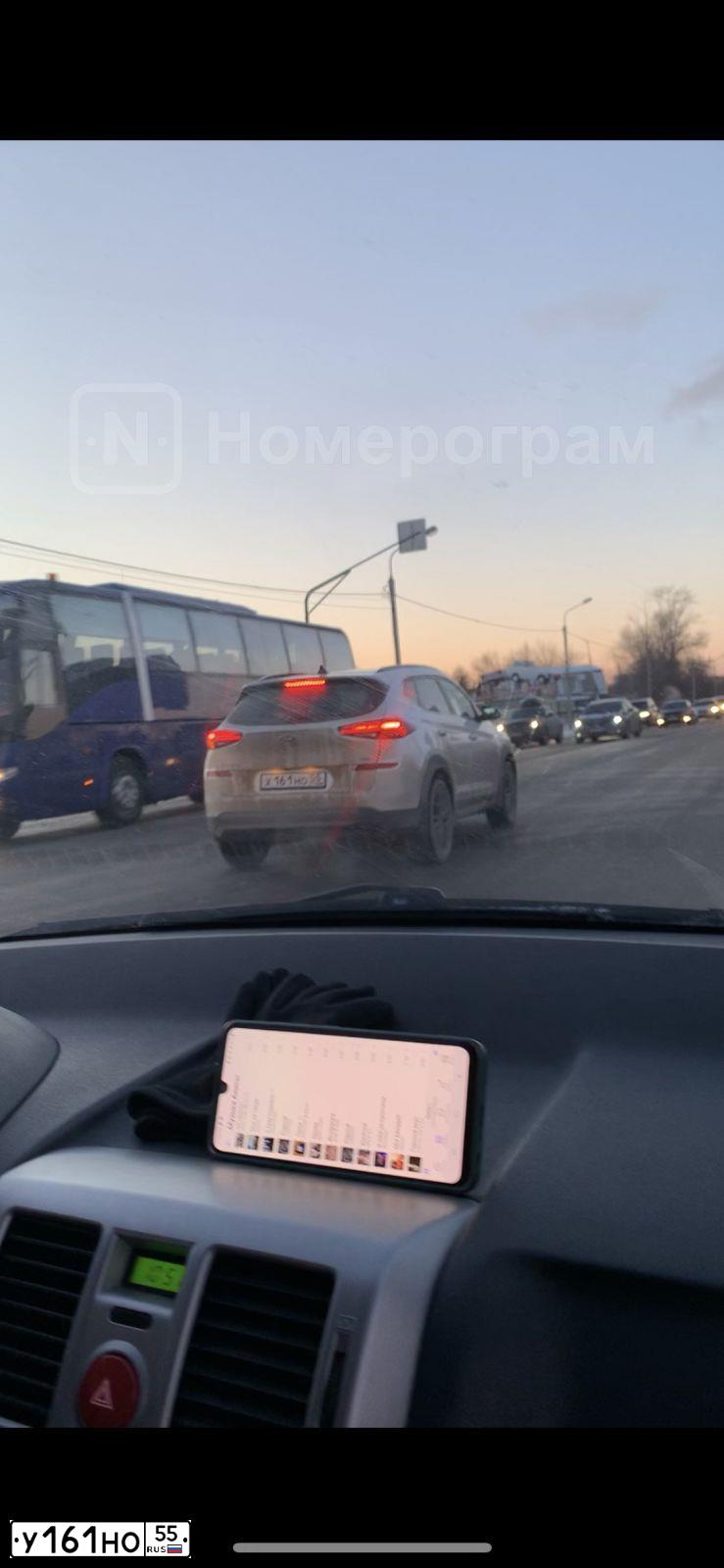 Фото автомобиля TOYOTA CAMRY, 2015 — госномер О100АО36. Цвет: ЧЕРНЫЙ МЕТАЛЛИК