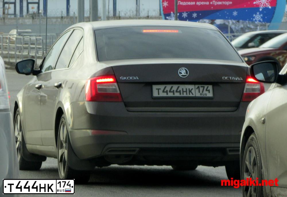 Фото автомобиля SKODA OCTAVIA, 2014 — госномер Е797РА89. Цвет: Коричневый