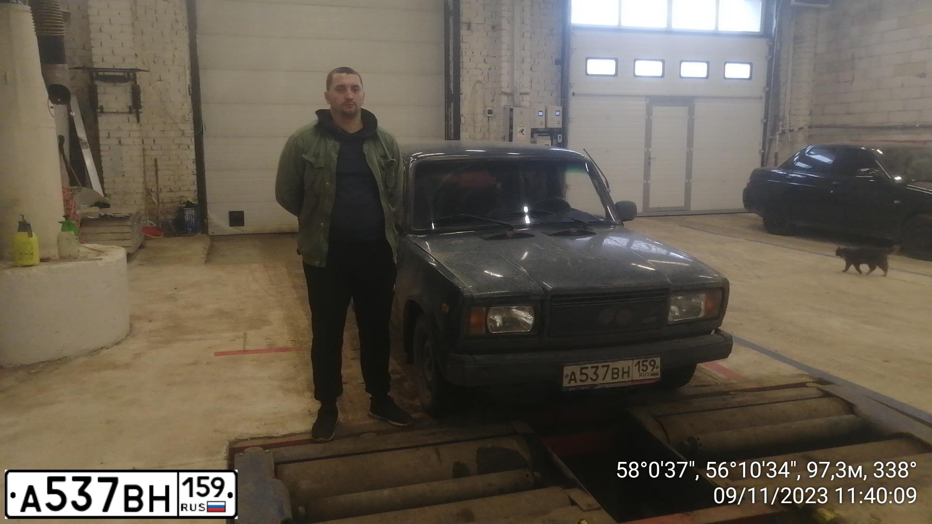 Фото автомобиля LADA 2107, 2008 — госномер О484ХМ159. Цвет: ТЕМНО-ЗЕЛЕНЫЙ
