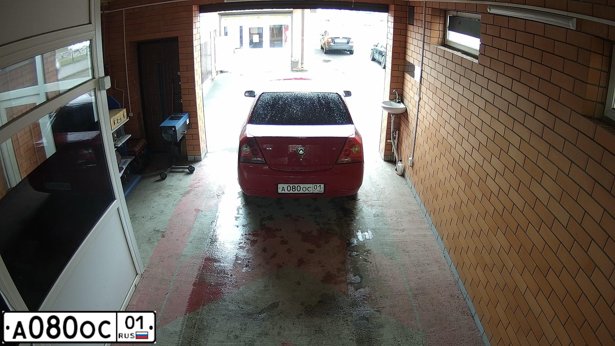 Фото автомобиля GEELY MK, 2008 — госномер А080ОС01. Цвет: КРАСНЫЙ