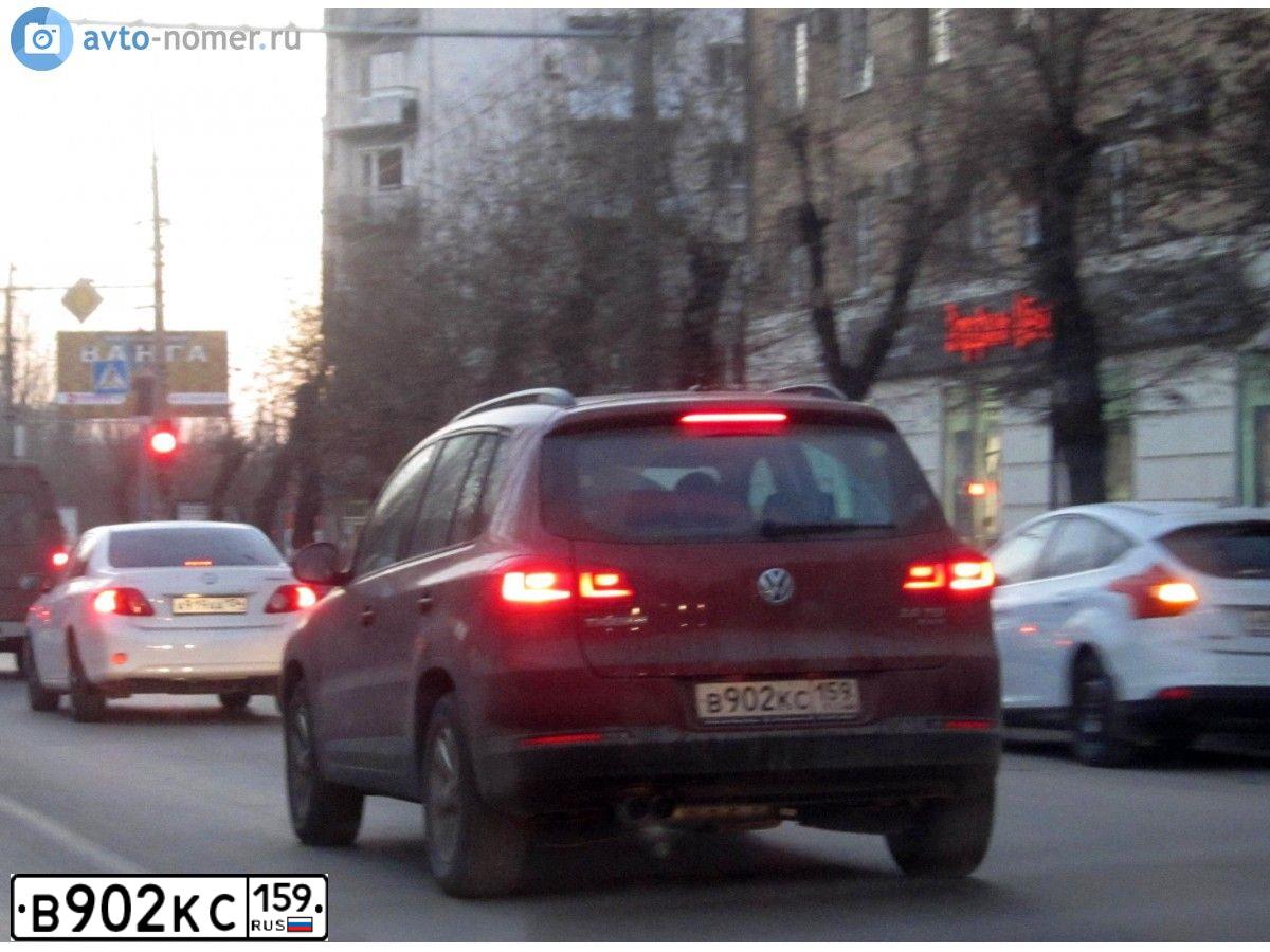 Фото автомобиля VOLKSWAGEN TIGUAN, 2012 — госномер В902КС159