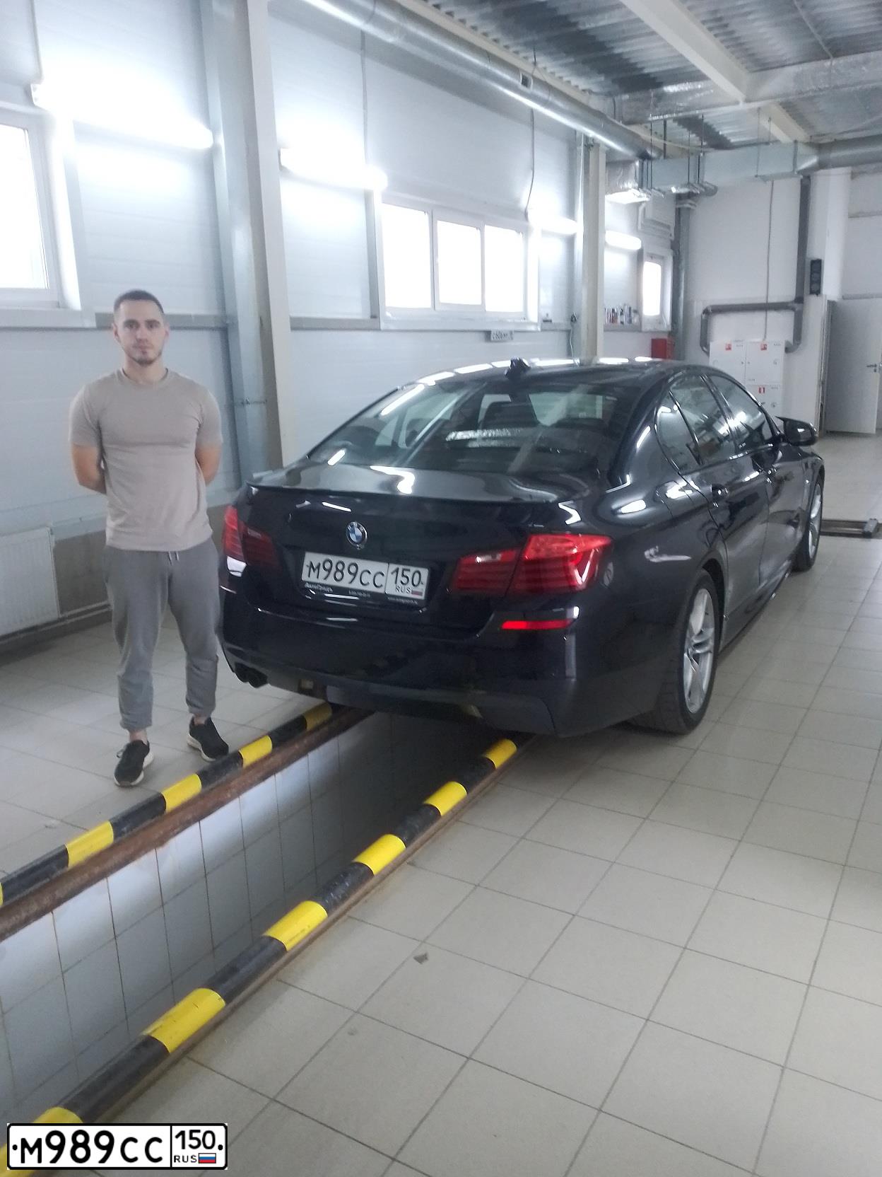 Фото автомобиля OPEL INSIGNIA, 2008 — госномер М989СС150. Цвет: ЧЕРНЫЙ