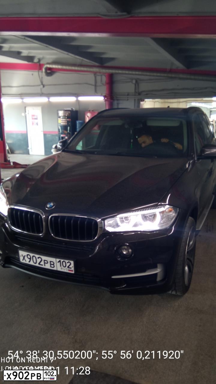 Фото автомобиля BMW X5, 2014 — госномер К972ТУ702. Цвет: Коричневый