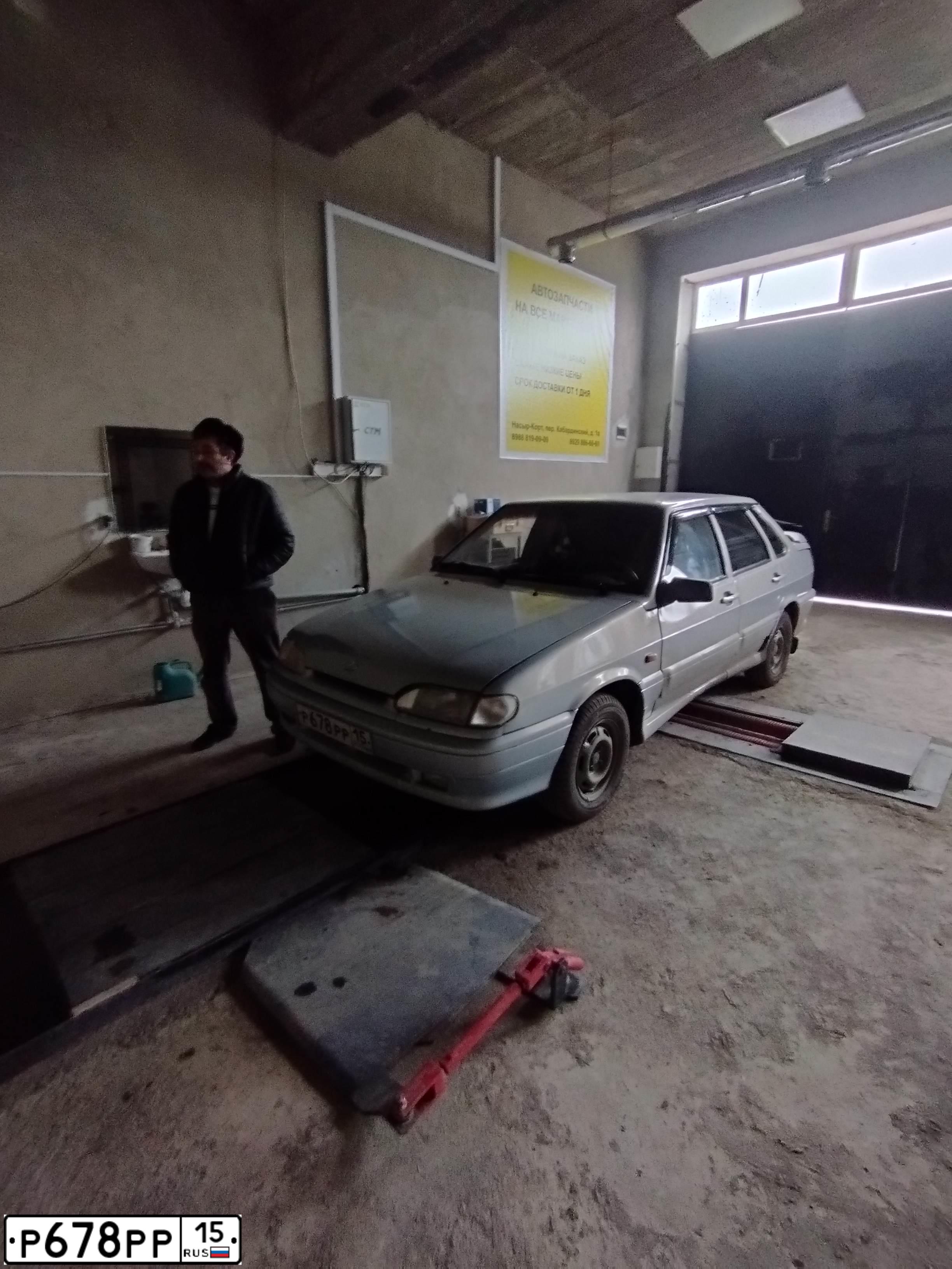 Фото автомобиля LADA 2115, 2005 — госномер В611ОК06. Цвет: СЕРЕБРИСТО-ЖЕЛТЫЙ