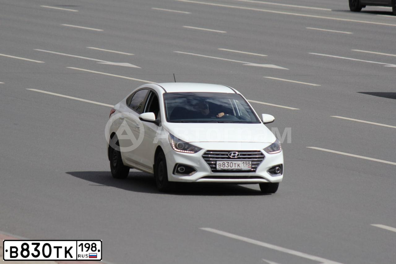 Фото автомобиля HYUNDAI SOLARIS, 2018 — госномер В830ТК198. Цвет: Белый