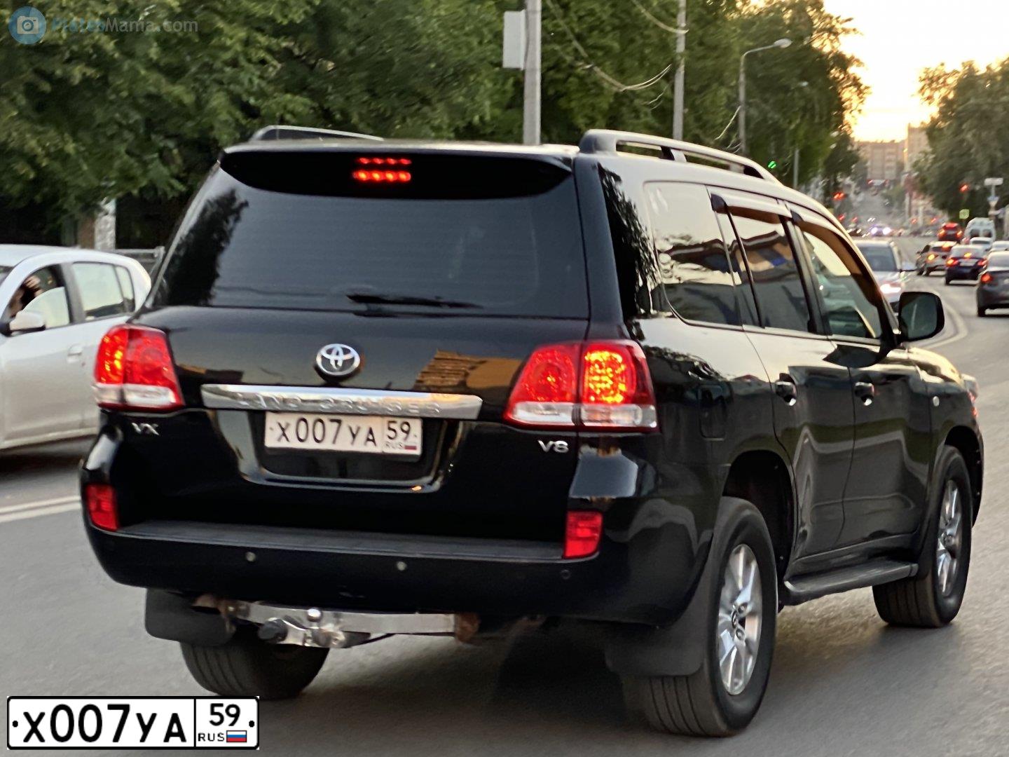 Фото автомобиля SUBARU B9 TRIBECA, 2007 — госномер Е975НО51. Цвет: ЧЕРНЫЙ