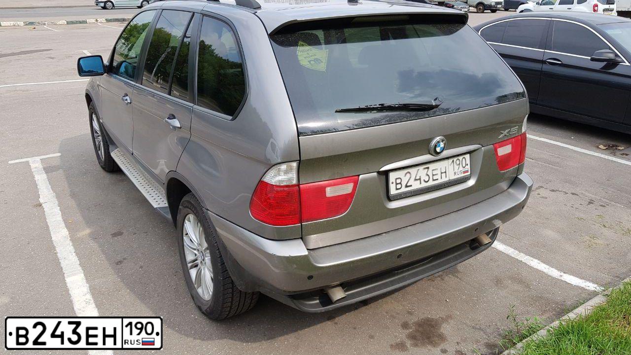 Фото автомобиля BMW X5, 2005 — госномер Е500КР199. Цвет: СЕРЫЙ