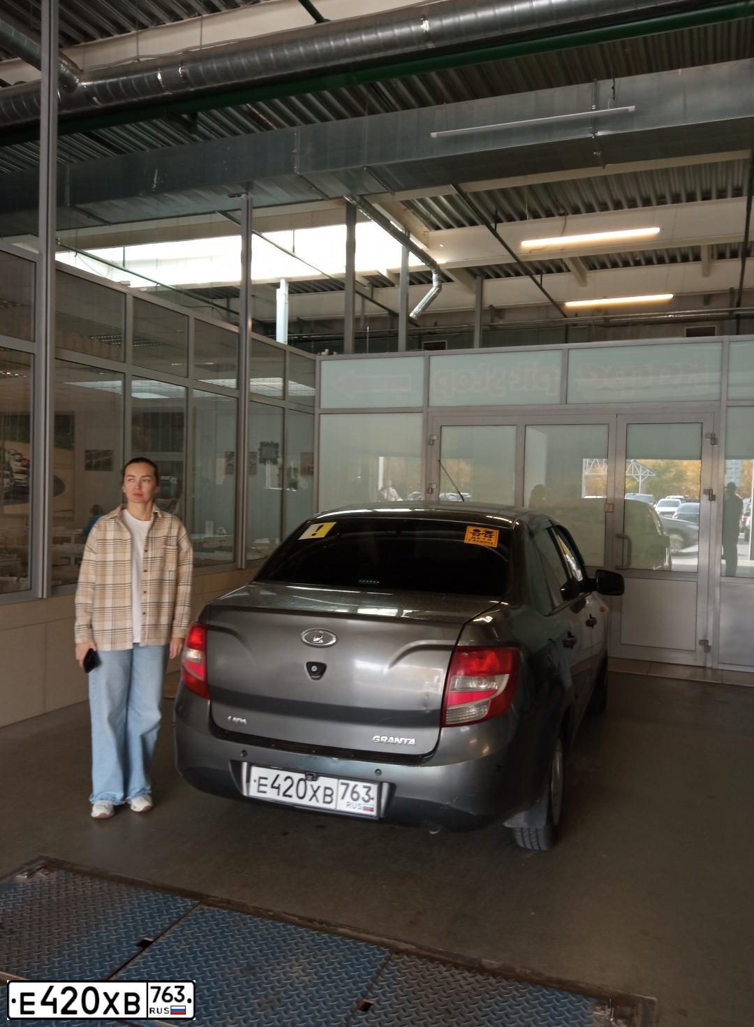Фото автомобиля LADA 2190 GRANTA, 2013 — госномер Е420ХВ763. Цвет: СЕРЕБРИСТО-СЕРЫЙ