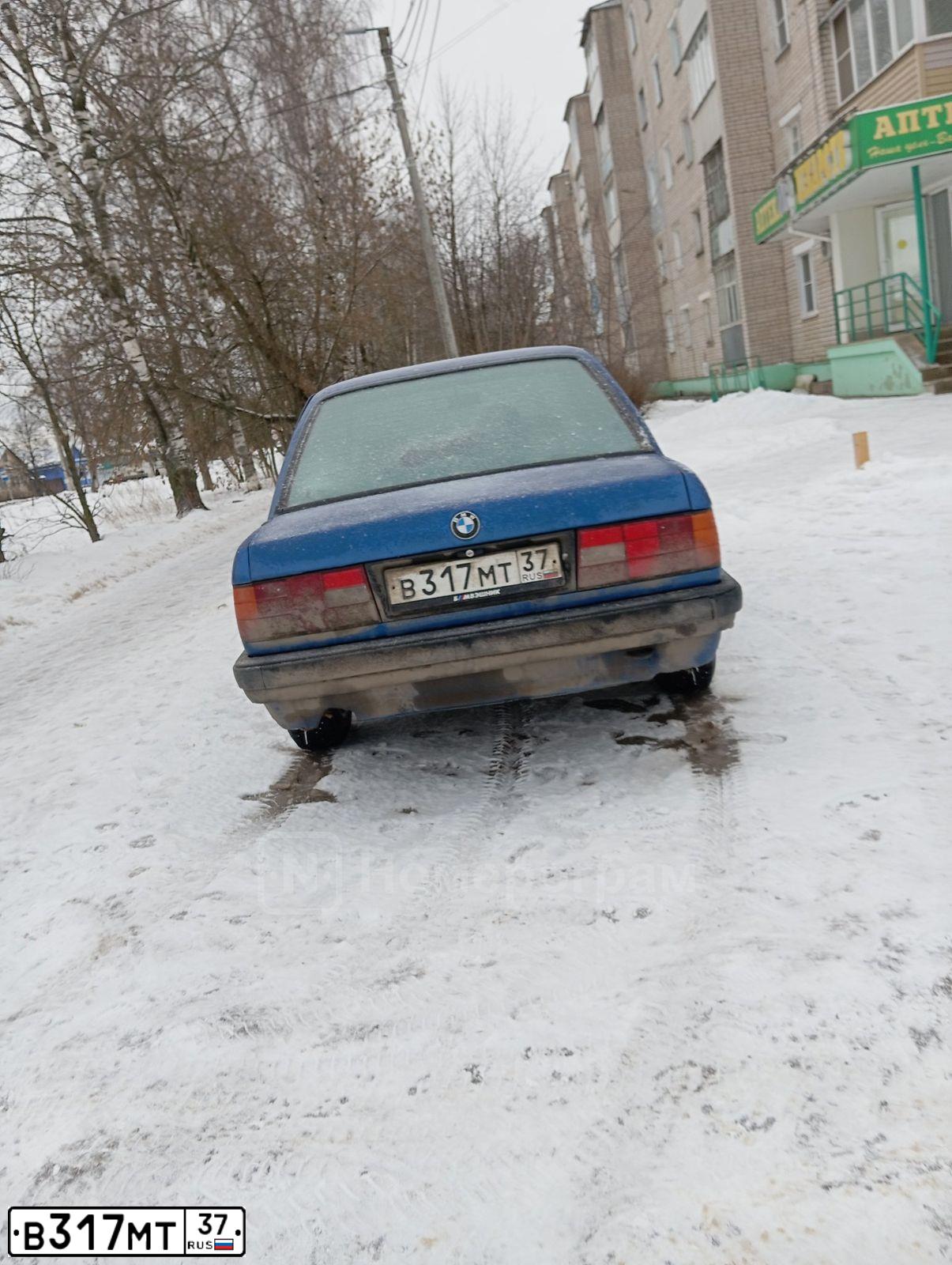 Фото автомобиля BMW SERIE 3, 1989 — госномер В317МТ37. Цвет: синий