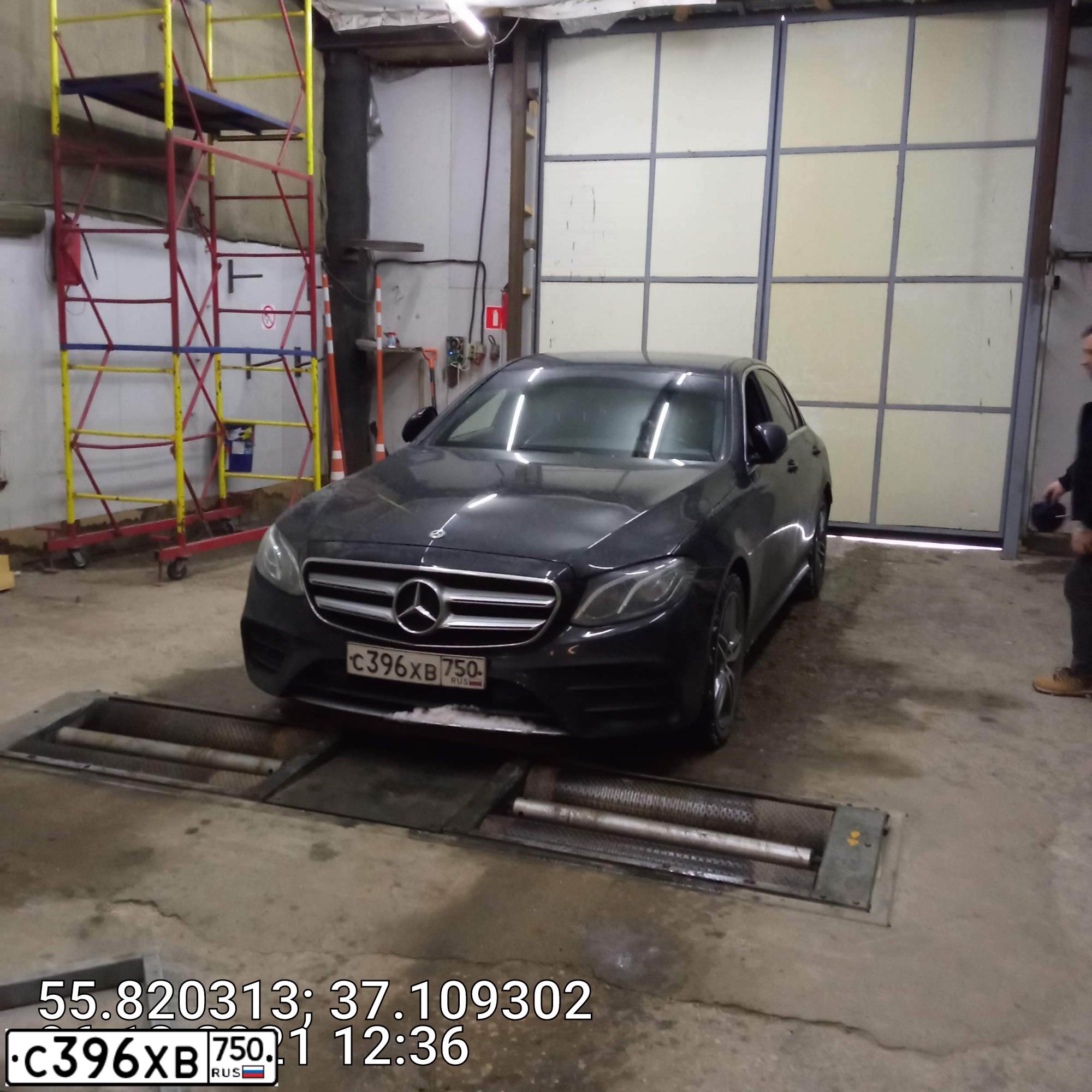 Фото автомобиля MERCEDES E-KLASSE, 2017 — госномер С396ХВ750. Цвет: ЧЕРНЫЙ