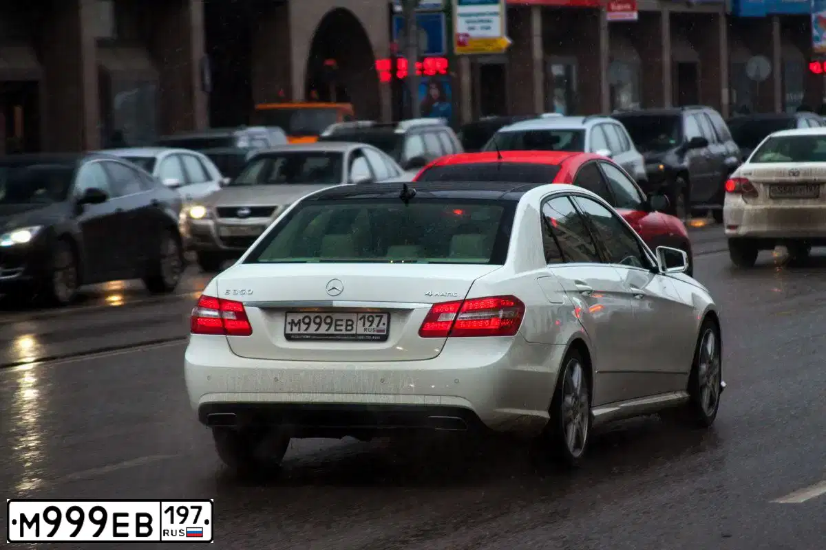 Фото автомобиля MERCEDES GL-KLASSE, 2018 — госномер М999ЕВ197. Цвет: ЧЕРНЫЙ