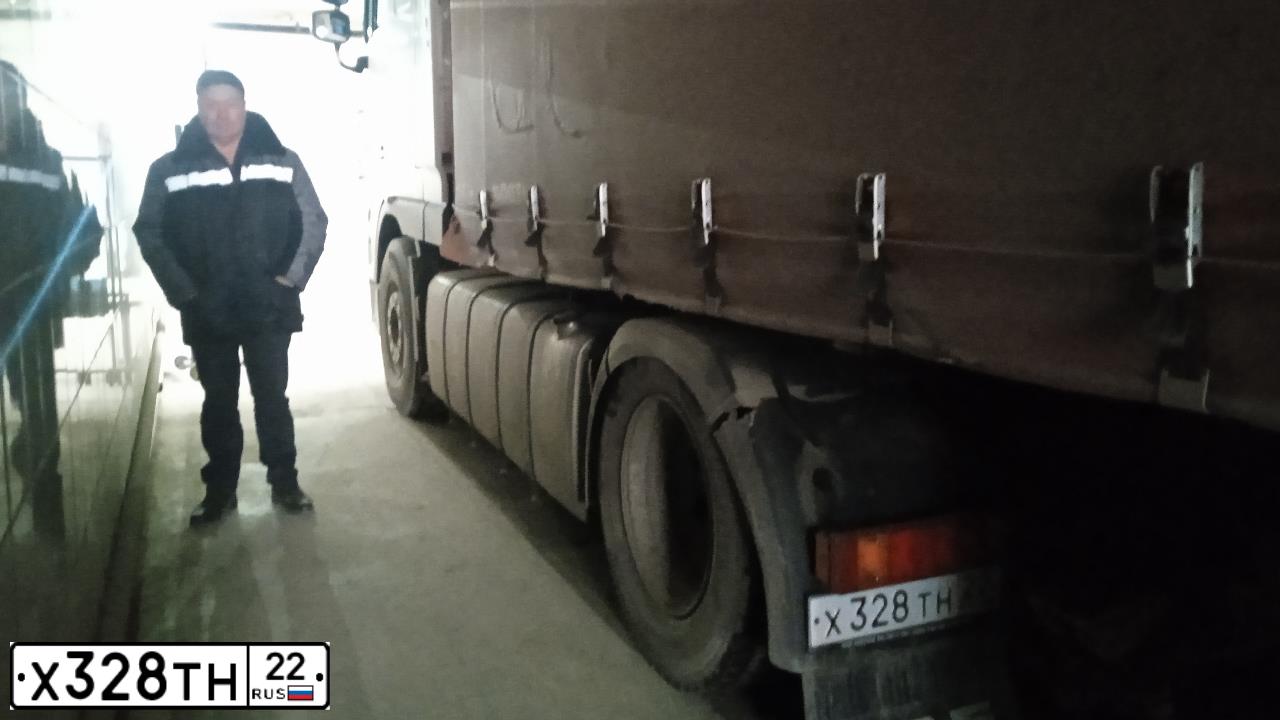 Фото автомобиля DAF XF 105 FT /4X2/, 2012 — госномер Х328ТН22