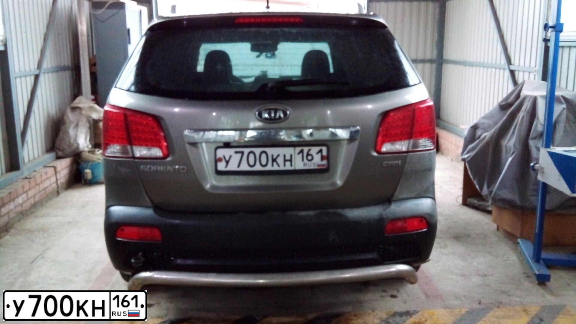 Фото автомобиля KIA SORENTO, 2010 — госномер У700КН161. Цвет: СЕРЫЙ