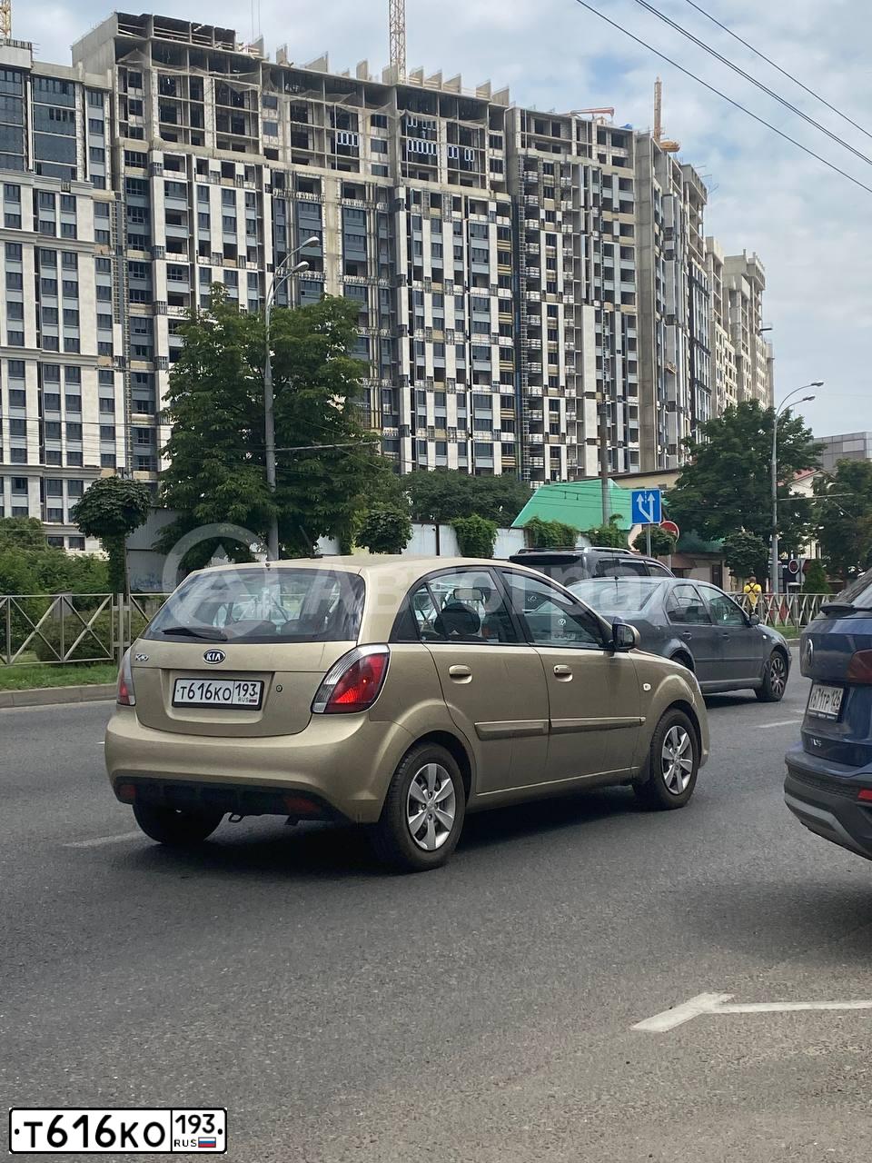 Фото автомобиля KIA RIO, 2009 — госномер Т616КО193. Цвет: БЕЖЕВЫЙ
