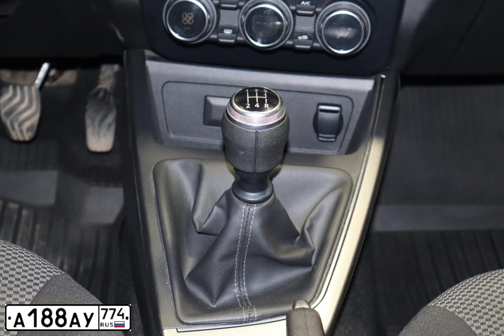 Фото автомобиля RENAULT ARKANA, 2021 — госномер А188АУ774. Цвет: Красный
