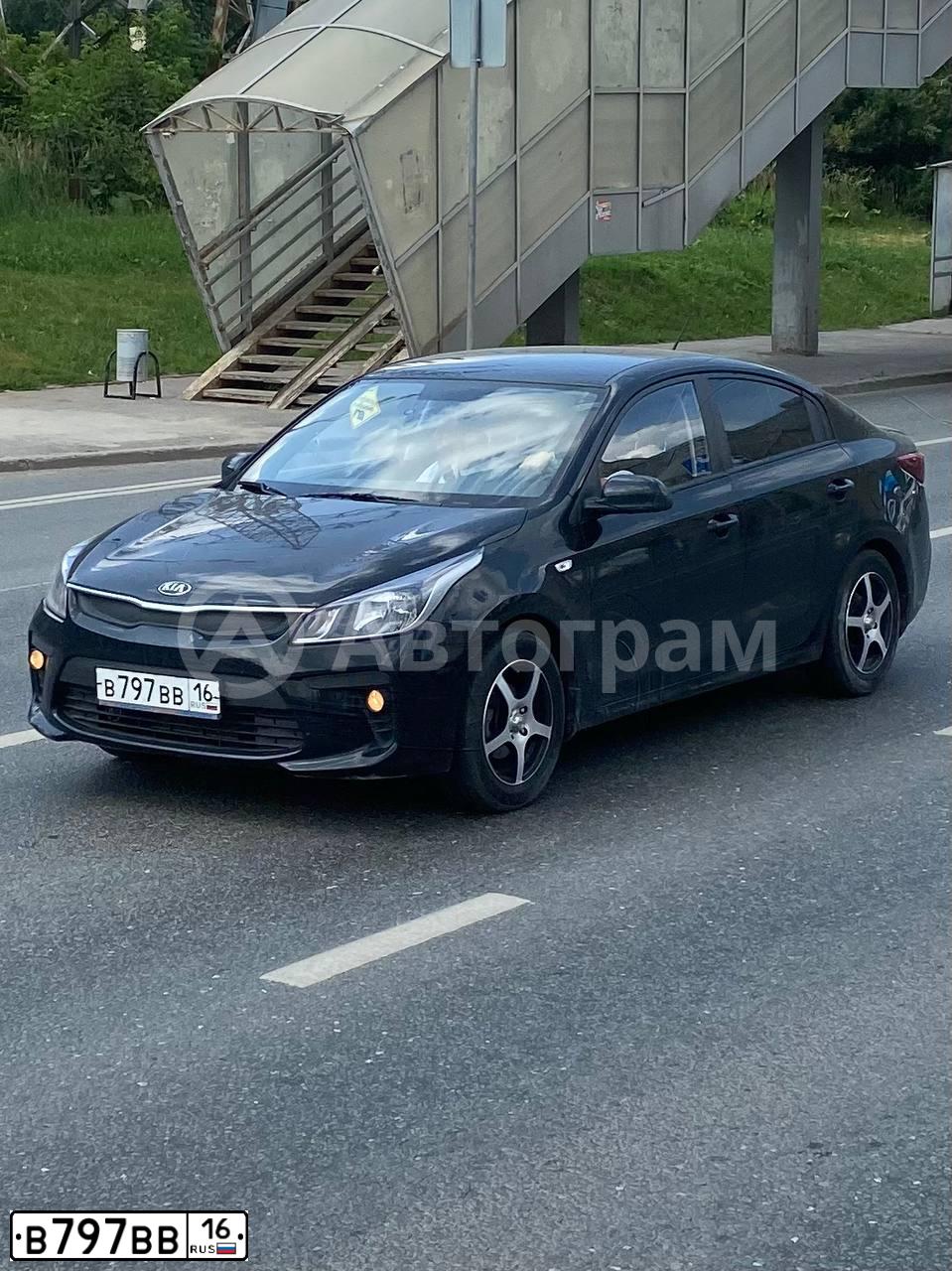 Фото автомобиля KIA RIO, 2017 — госномер В797ВВ16. Цвет: ЧЕРНЫЙ