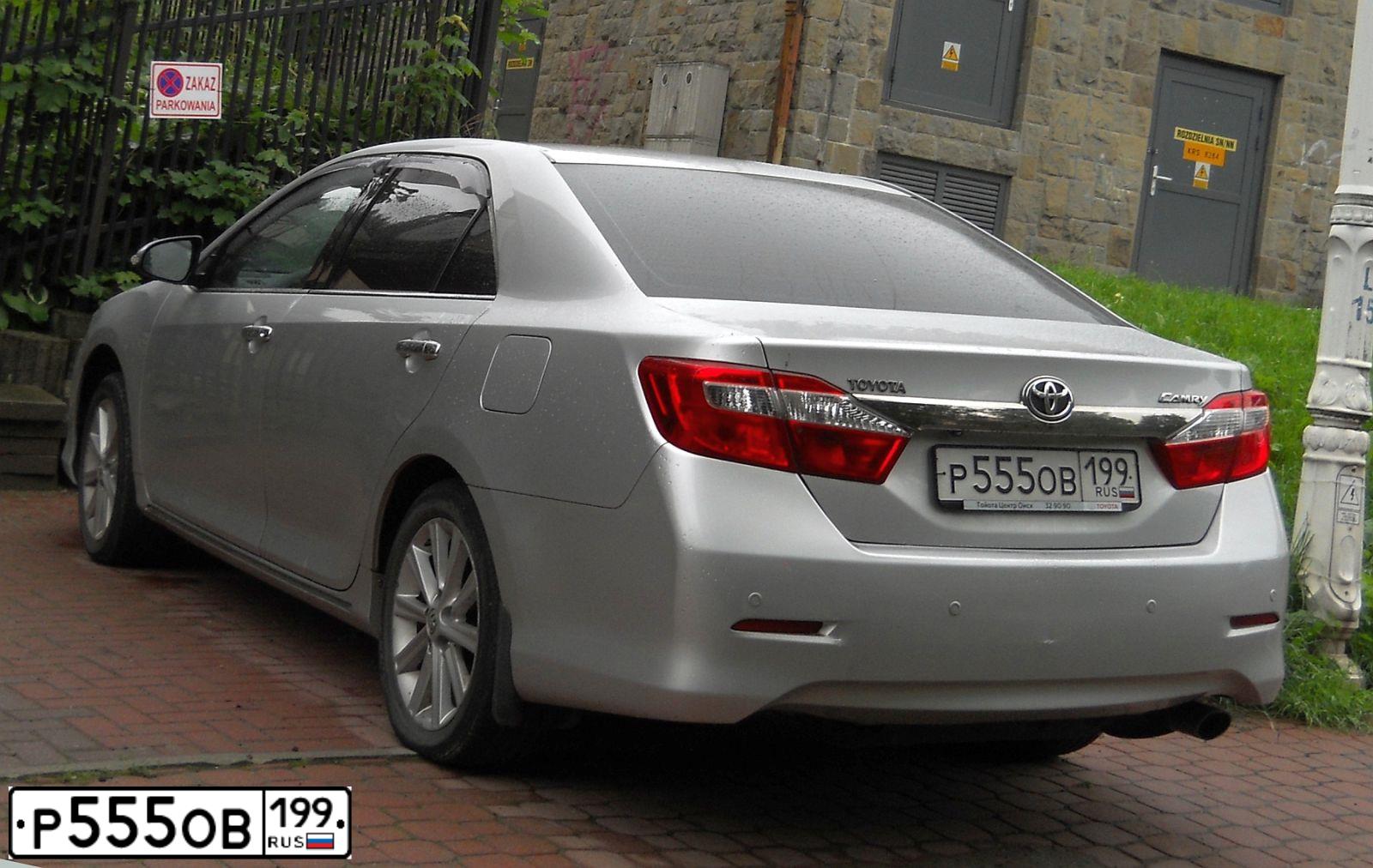 Фото автомобиля MERCEDES M-KLASSE, 2001 — госномер Р555ОВ199. Цвет: ЖЕЛТЫЙ (ЗОЛОТИСТЫЙ)