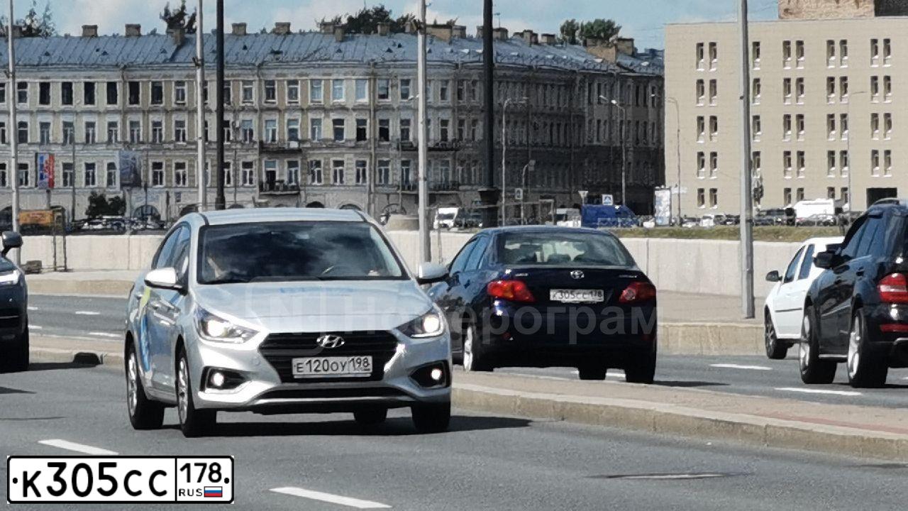 Фото автомобиля TOYOTA COROLLA, 2008 — госномер О596АР10. Цвет: Темно-синий