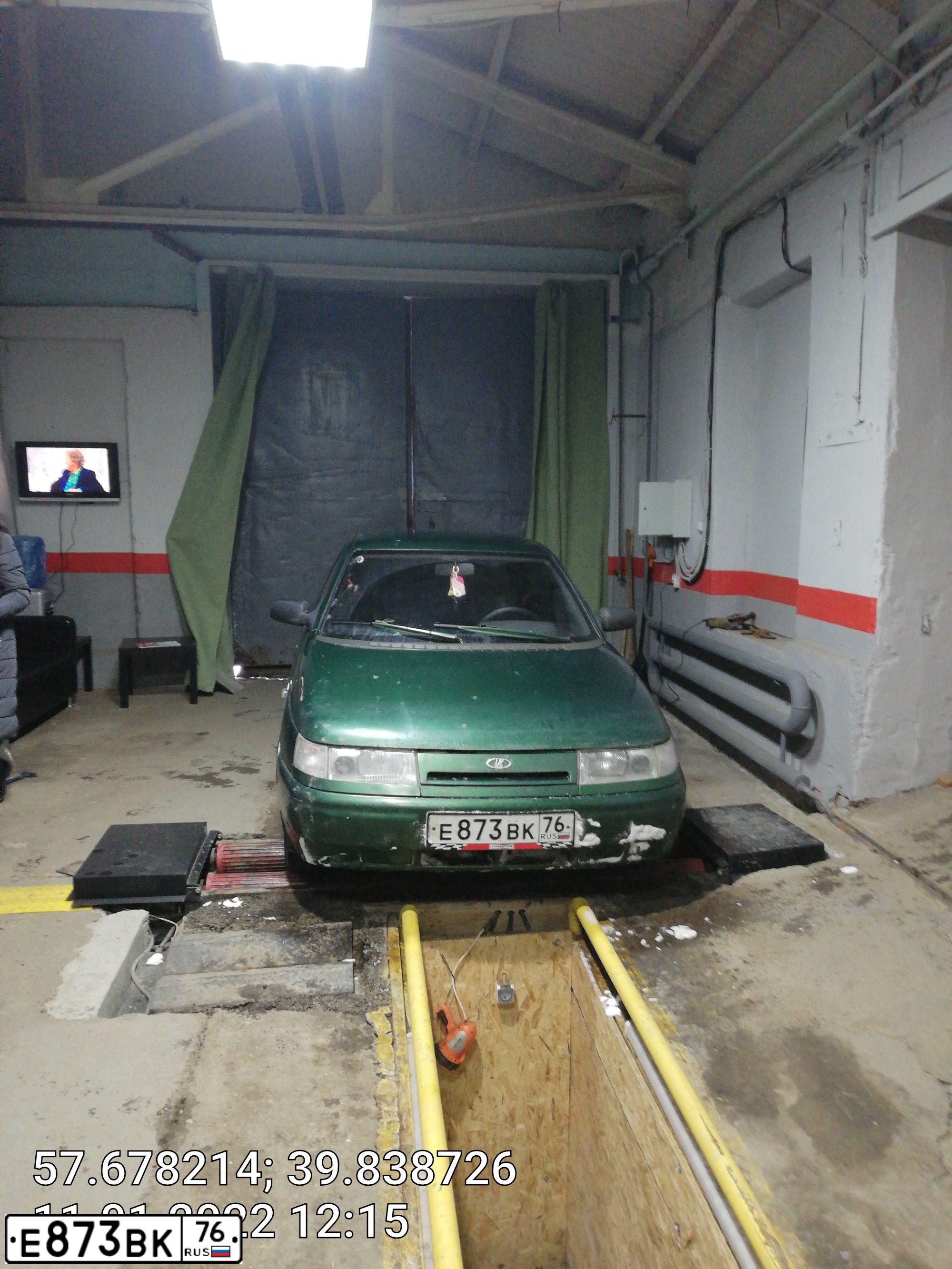 Фото автомобиля LADA 2110, 2000 — госномер Х393УР76