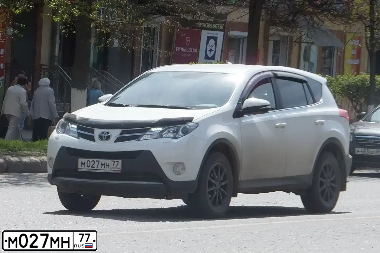 Фото автомобиля TOYOTA RAV4, 2013 — госномер Р461АМ152. Цвет: Белый