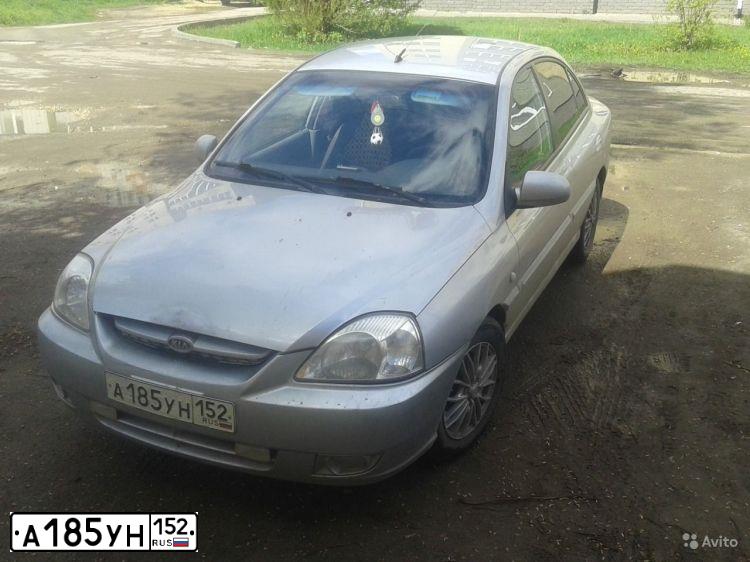 Фото автомобиля KIA RIO, 2005 — госномер А185УН152. Цвет: СВЕТЛО-СЕРЫЙ