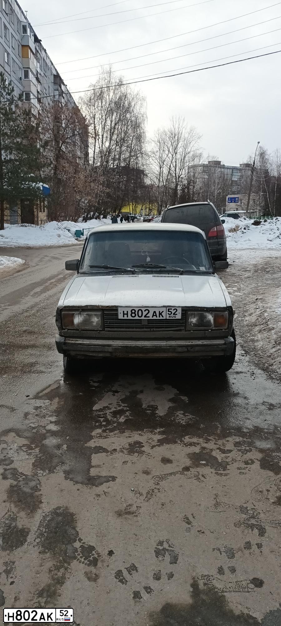 Фото автомобиля LADA 2105 LADA, 1982 — госномер Н802АК52. Цвет: Белый