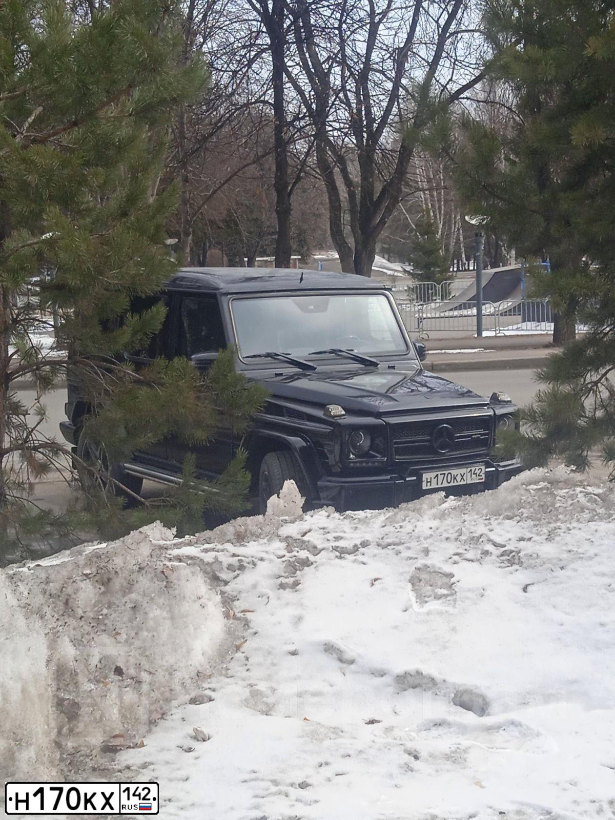 Фото автомобиля MERCEDES G-KLASSE, 2011 — госномер Т200ХТ777. Цвет: ЧЕРНЫЙ