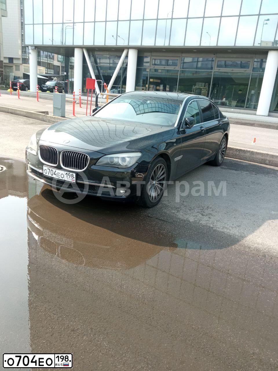 Фото автомобиля BMW SERIE 7, 2011 — госномер О704ЕО198. Цвет: ЧЕРНЫЙ