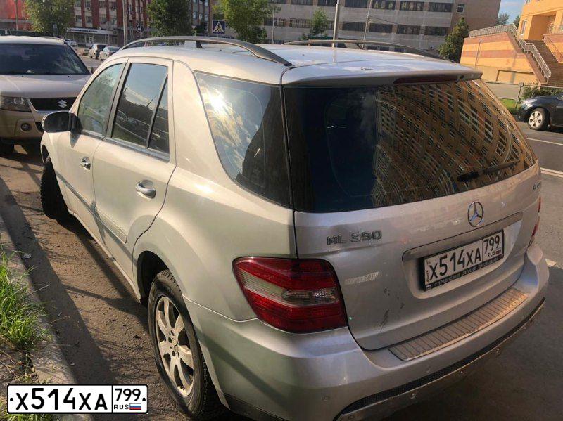Фото автомобиля MERCEDES M-KLASSE, 2007 — госномер К111СУ199. Цвет: СЕРЕБРИСТЫЙ