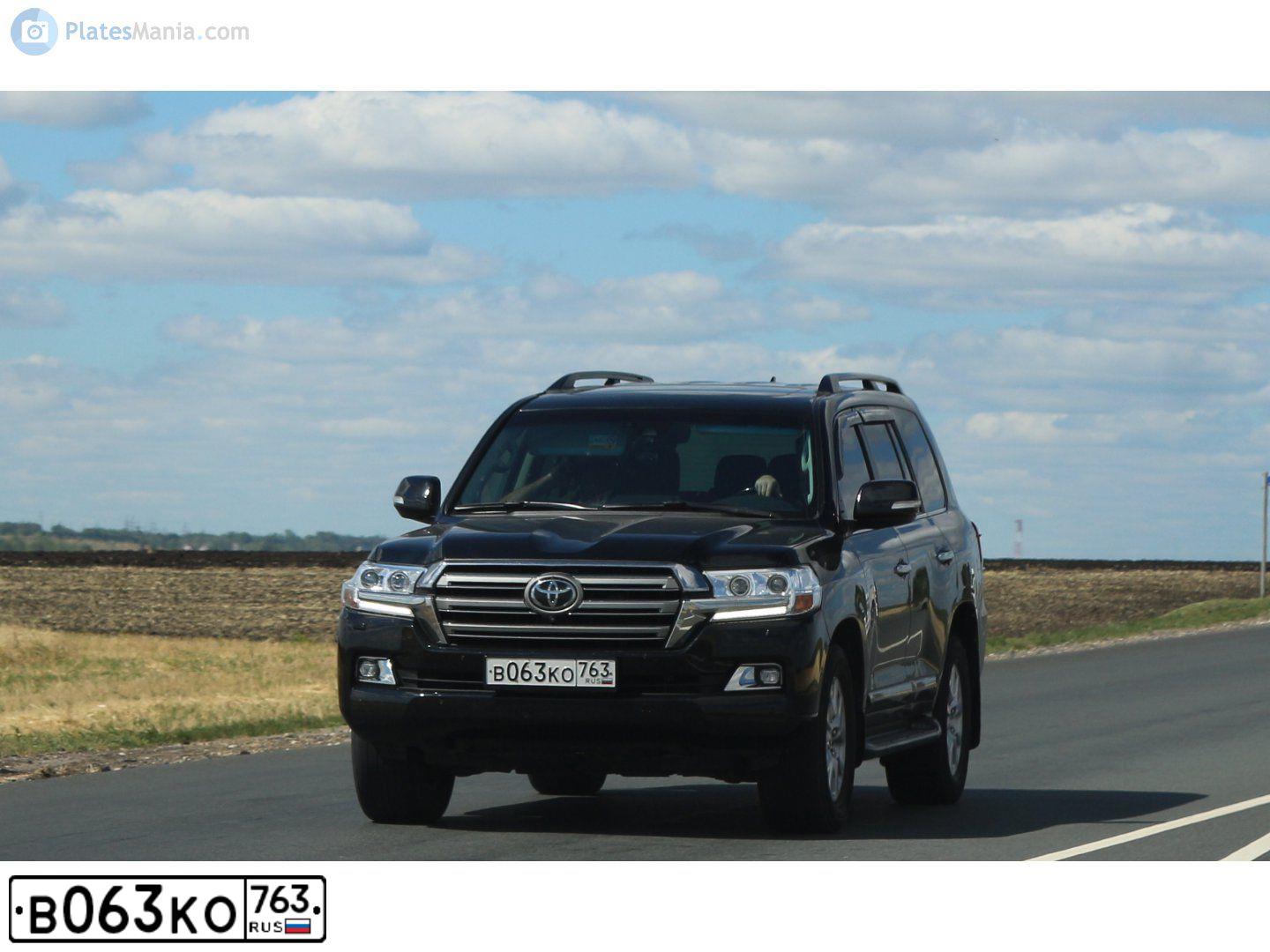 Фото автомобиля TOYOTA LANDCRUISER 200, 2015 — госномер В063КО763. Цвет: ЧЕРНЫЙ