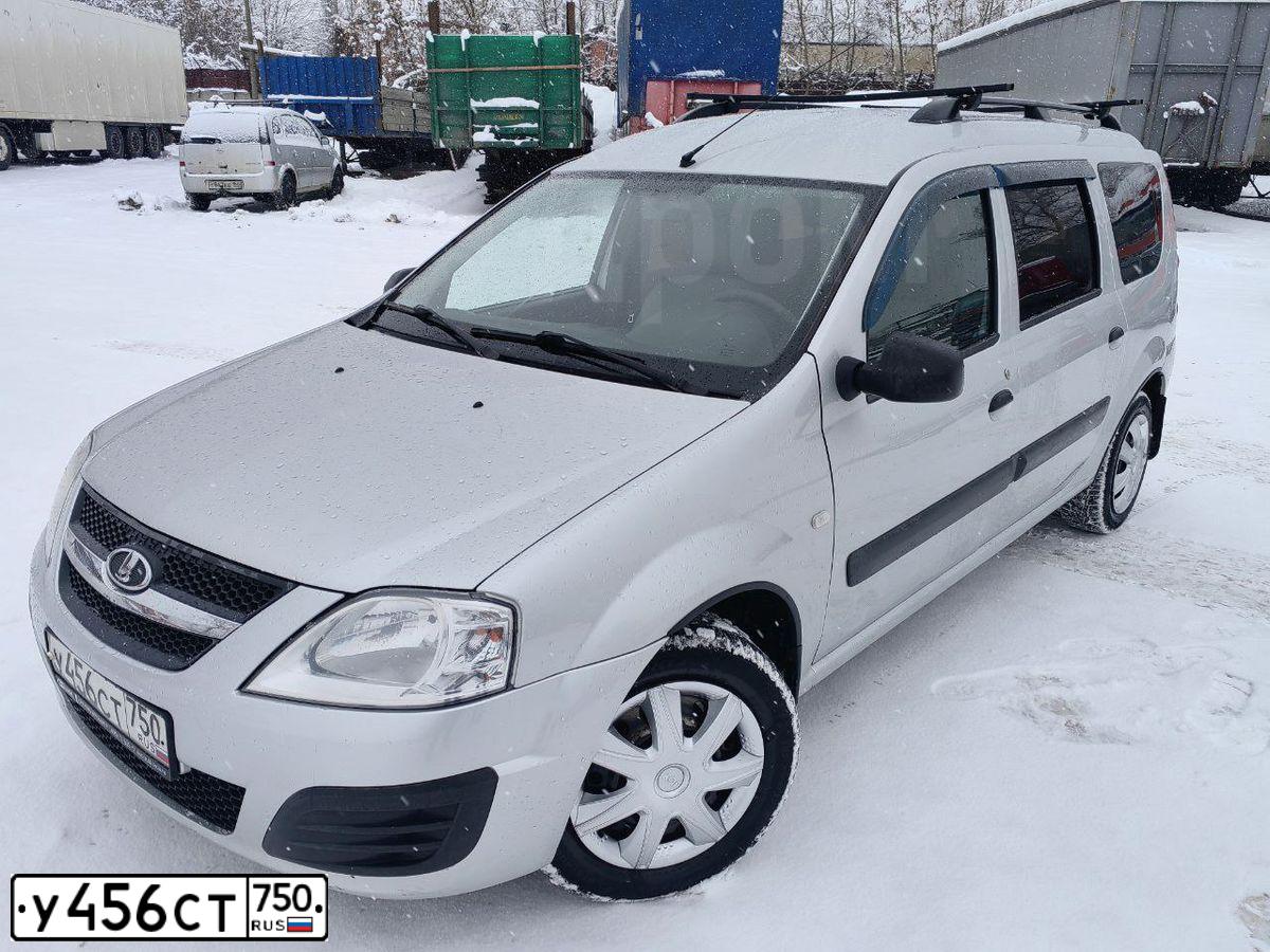 Фото автомобиля LADA LARGUS, 2018 — госномер У456СТ750. Цвет: Серебристый