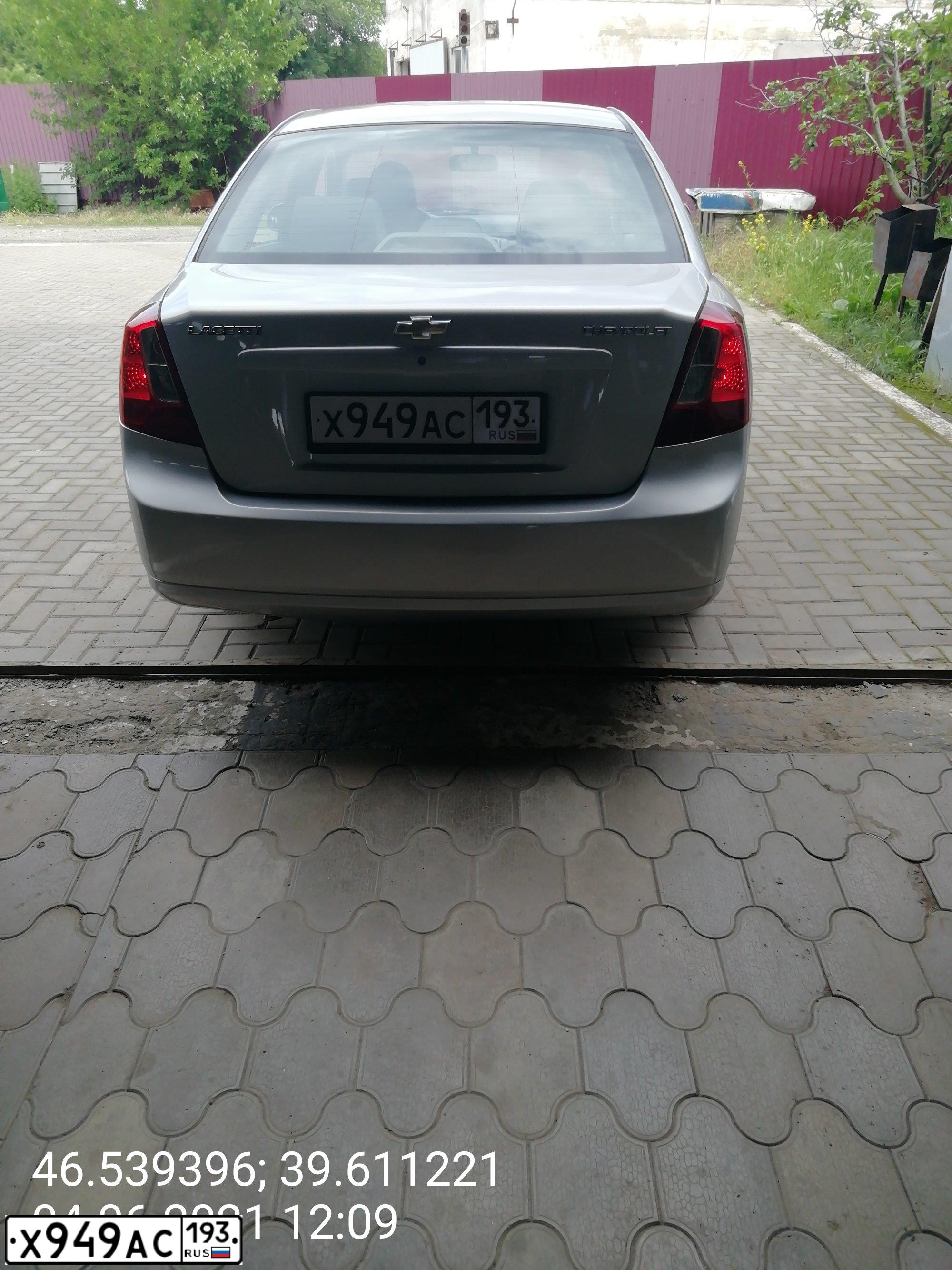 Фото автомобиля CHEVROLET LACETTI, 2007 — госномер Х949АС193. Цвет: Серебристый