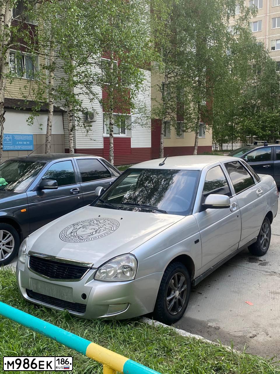 Фото автомобиля LADA 2170 PRIORA, 2013 — госномер М986ЕК186. Цвет: СВЕТЛО-СЕРЕБРИСТЫЙ МЕТАЛЛ