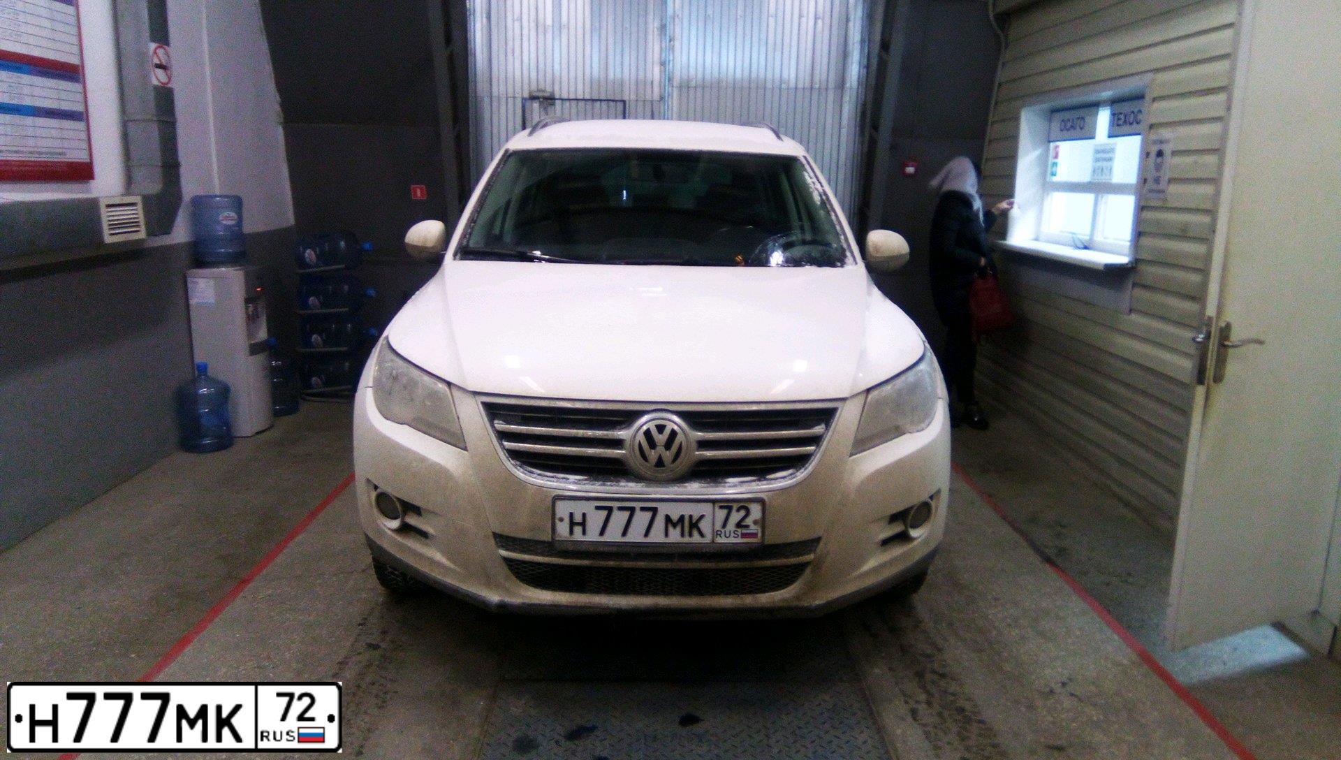 Фото автомобиля VOLKSWAGEN TIGUAN, 2010 — госномер Н777МК72. Цвет: БЕЛЫЙ