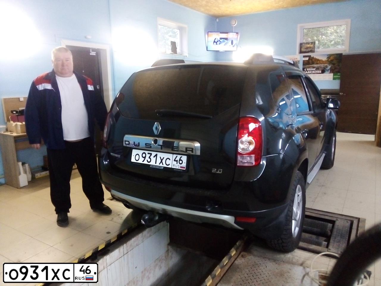 Фото автомобиля RENAULT DUSTER, 2012 — госномер Н608НМ40. Цвет: ЧЕРНЫЙ
